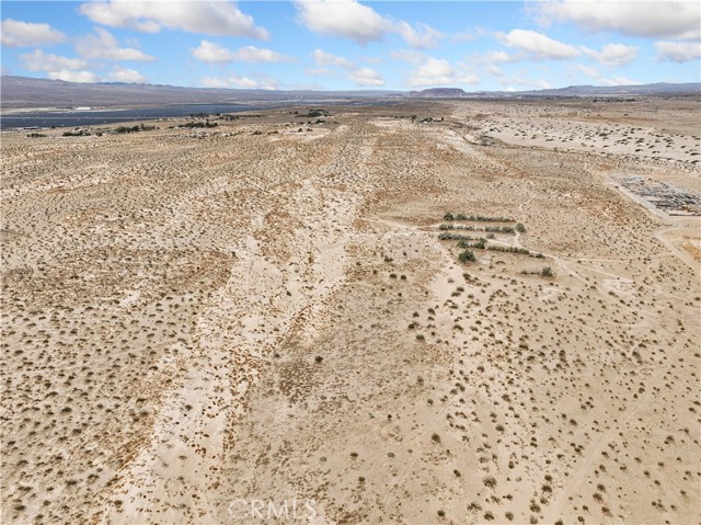 Detail Gallery Image 5 of 13 For 1 Bedford Dr, Newberry Springs,  CA 92365 - – Beds | – Baths