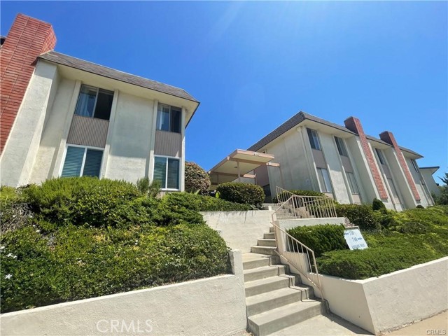 Detail Gallery Image 1 of 28 For 740 Amigos Way #4,  Newport Beach,  CA 92660 - 2 Beds | 2 Baths