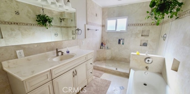 Image 44 of 47 For 1650 Cerritos