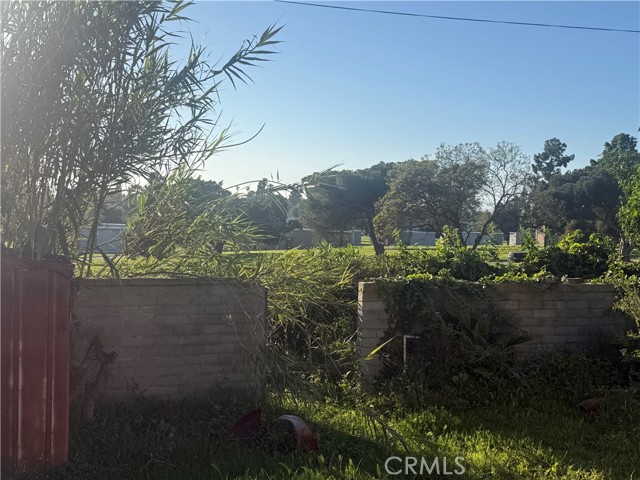 Detail Gallery Image 3 of 4 For 8315 West Blvd, Inglewood,  CA 90305 - 4 Beds | 3 Baths