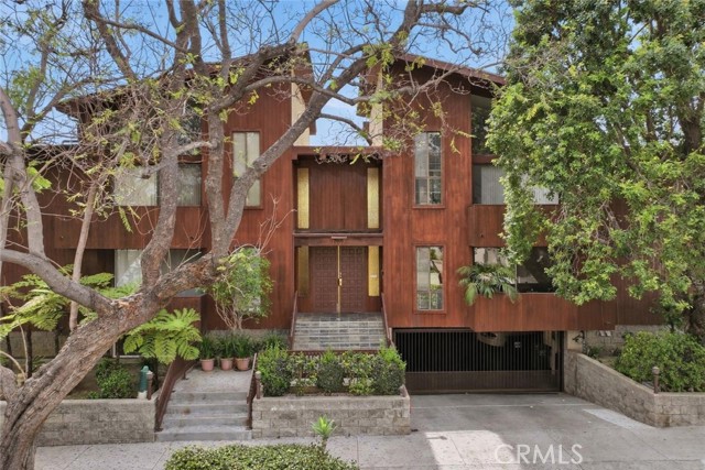 1747 Barry Avenue, Los Angeles CA: https://media.crmls.org/medias/19422a9f-a7fb-4631-8511-98b079af491b.jpg