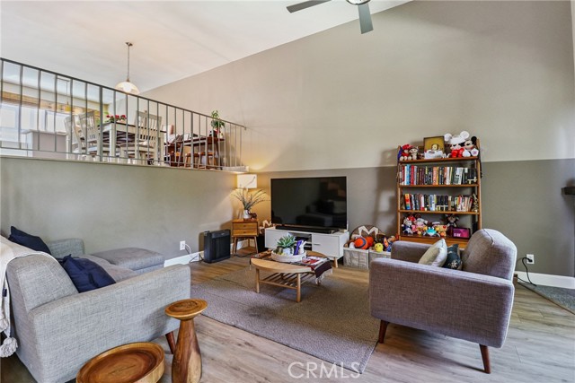 1832 Oak Tree Drive, Los Angeles CA: https://media.crmls.org/medias/194264bc-3465-45fe-90c8-ca49a35c91d2.jpg