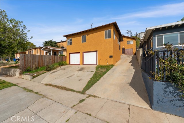 2750 Ballard Street, Los Angeles CA: https://media.crmls.org/medias/19426f39-f28b-40ee-b58b-e6f95ef3f1d6.jpg