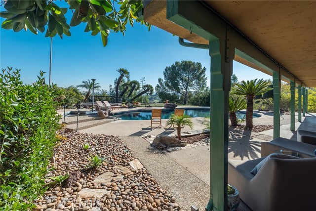 Detail Gallery Image 29 of 36 For 24971 Kit Carson Rd, Hidden Hills,  CA 91302 - 6 Beds | 3/1 Baths