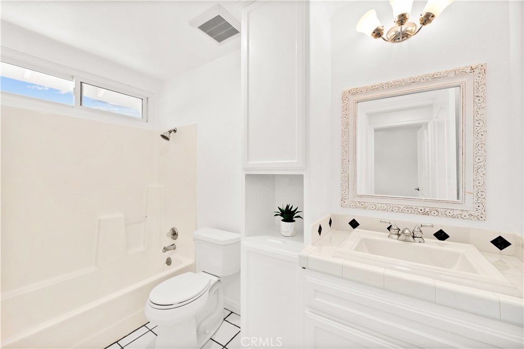 MLS #OC25236471 image #36