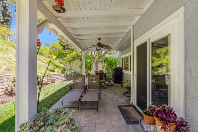 685 Vista Coto Verde, Camarillo CA: https://media.crmls.org/medias/1942cf66-db62-490a-8ded-77111add22d7.jpg