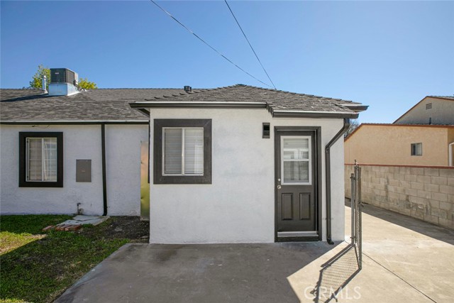 10955 Burnet Avenue, Mission Hills (San Fernando) CA: https://media.crmls.org/medias/1943b74e-60df-43df-b9a0-3319fde69c40.jpg