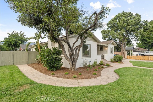 501 E 5th Street, Ontario CA: https://media.crmls.org/medias/1944142b-9625-4b15-ae61-fc4ccf494a7b.jpg