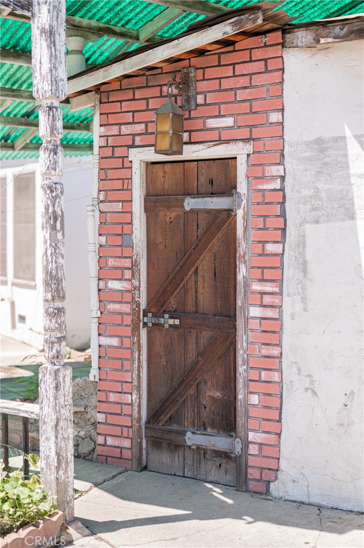 https://media.crmls.org/medias/19443fb5-e61f-49c8-8269-3a752d3d2980.jpg?preset=X-Large