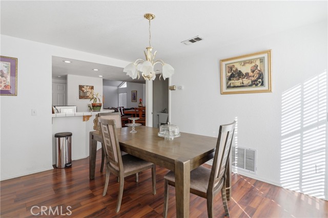 Detail Gallery Image 10 of 39 For 14260 Meadow Grove, Victorville,  CA 92395 - 3 Beds | 2/1 Baths