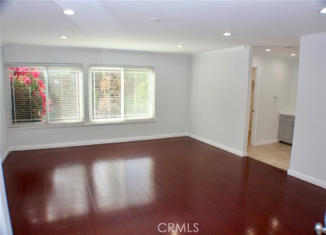 21740 Ulmus Drive, Woodland Hills CA: https://media.crmls.org/medias/1945bdd4-81fe-4e51-ad9d-fb258aca5cfb.jpg