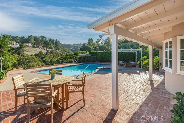 18 Santa Bella Road, Rolling Hills Estates, California 90274, 4 Bedrooms Bedrooms, ,3 BathroomsBathrooms,Residential,Sold,Santa Bella,PW22201793