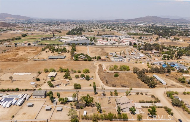 31755 Country Haven Lane, Menifee CA: https://media.crmls.org/medias/1946243d-fd78-46d0-8da6-b1eaad58b743.jpg