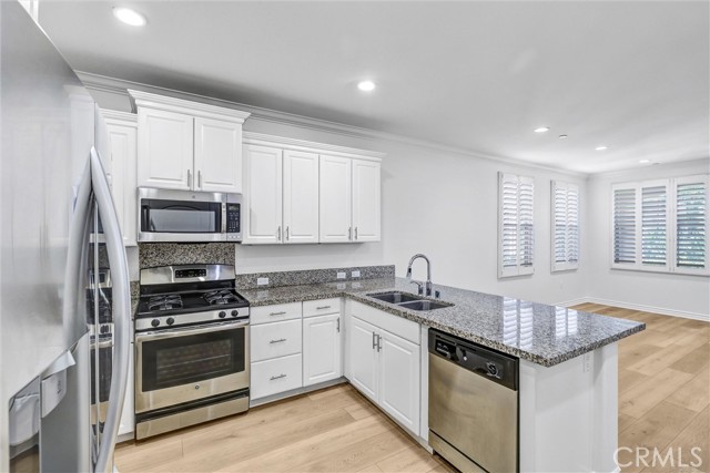 130 Rose Arch, Irvine CA: https://media.crmls.org/medias/19469f5d-ae68-468c-bb99-408b13d9119e.jpg