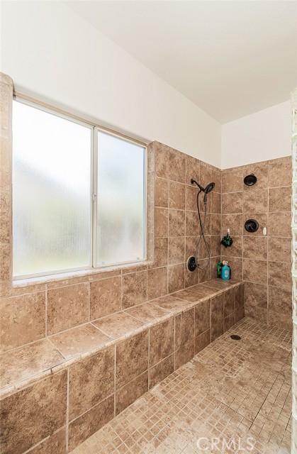 Detail Gallery Image 17 of 32 For 218 Palm Ct, Fowler,  CA 93625 - 4 Beds | 2/1 Baths