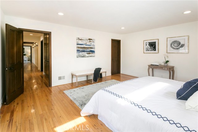 600 35th Street, Manhattan Beach, California 90266, 3 Bedrooms Bedrooms, ,2 BathroomsBathrooms,Residential,Sold,35th,SB17026414