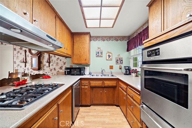 Detail Gallery Image 11 of 39 For 16331 Mahogany St, Fountain Valley,  CA 92708 - 5 Beds | 2 Baths