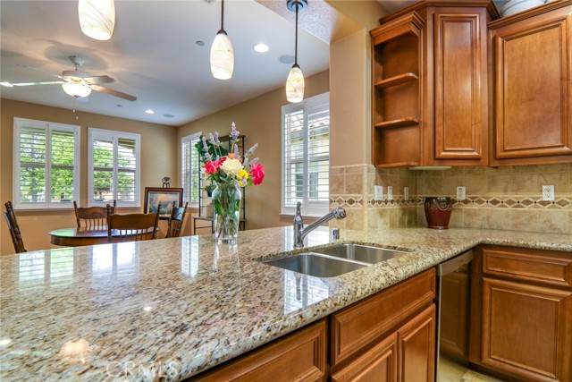 Detail Gallery Image 16 of 43 For 1336 Marseille Ln, Roseville,  CA 95747 - 3 Beds | 3 Baths