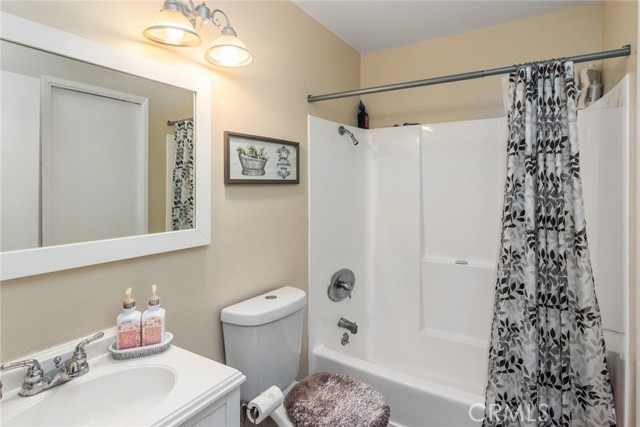 Detail Gallery Image 14 of 19 For 16755 Parthenia St #5,  Northridge,  CA 91343 - 2 Beds | 1/1 Baths