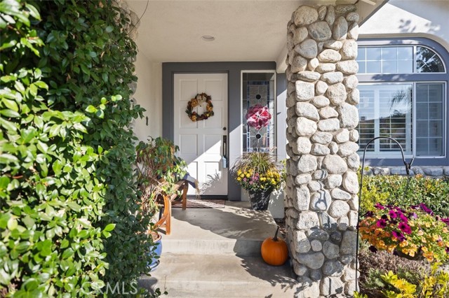 Detail Gallery Image 3 of 39 For 19222 Red Bluff, Lake Forest,  CA 92679 - 4 Beds | 3/1 Baths