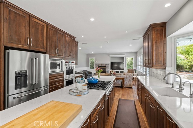 Detail Gallery Image 32 of 75 For 27371 Blueridge Dr, Valencia,  CA 91354 - 6 Beds | 4 Baths