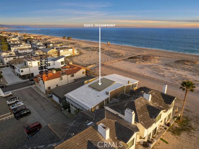Detail Gallery Image 9 of 44 For 1320 E Oceanfront, Newport Beach,  CA 92661 - 5 Beds | 4 Baths