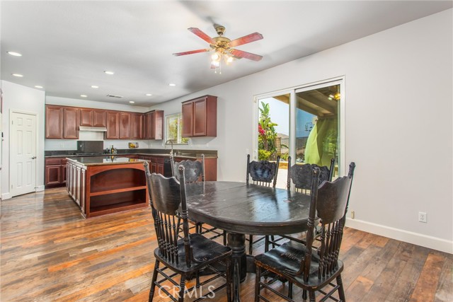 16873 Valley Spring Drive, Riverside CA: https://media.crmls.org/medias/1949bccf-01fa-49d4-b5ff-3a2d1bfe52e6.jpg