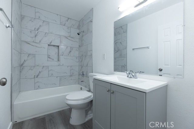 5476 Linden Avenue, Long Beach CA: https://media.crmls.org/medias/1949d60d-3e05-405f-9f81-0c2111603333.jpg