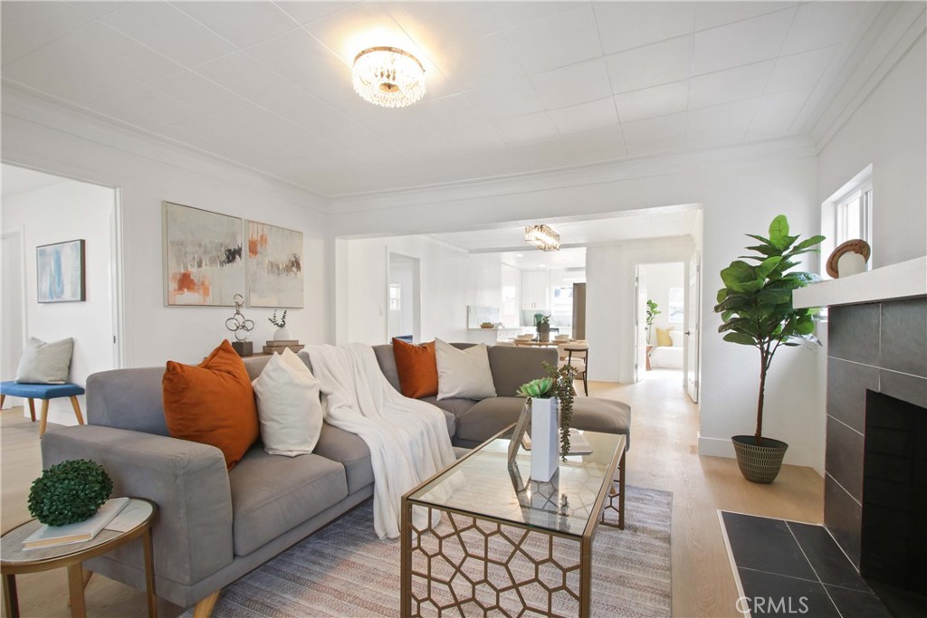 MLS #DW25165726 img 2