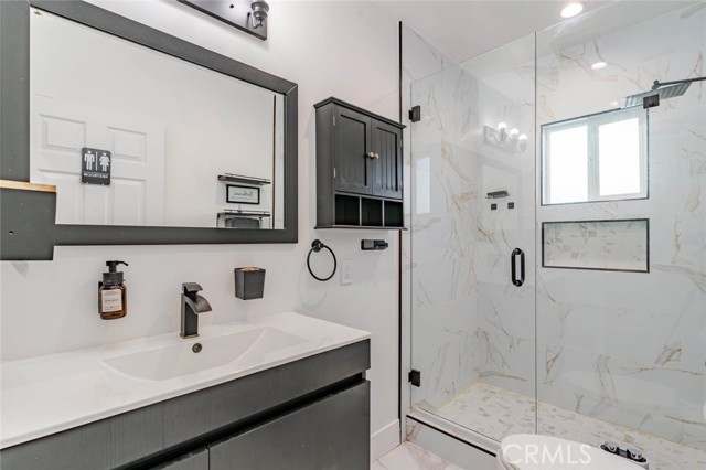 7315 Jamieson Avenue, Reseda CA: https://media.crmls.org/medias/194a65c4-81d7-4836-8376-96013e2a9270.jpg