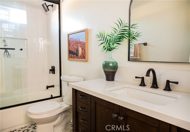 Detail Gallery Image 66 of 75 For 2840 Potomac Ave #1/2,  Los Angeles,  CA 90016 - 2 Beds | 1 Baths