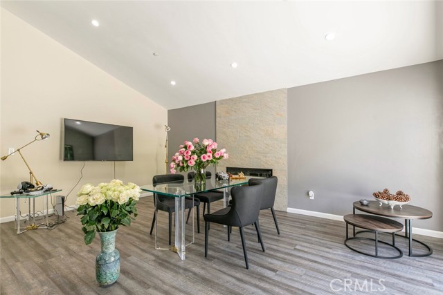 Detail Gallery Image 12 of 64 For 17465 Tuscan Dr, Granada Hills,  CA 91344 - 6 Beds | 5 Baths