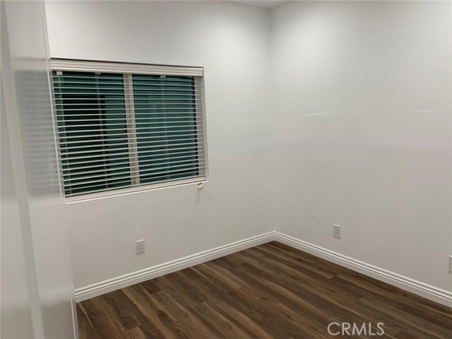1057 circle city dr Circle, Corona CA: https://media.crmls.org/medias/194c3dc7-8d31-4bf4-9c87-e09b0cdd5ace.jpg