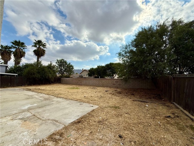 Detail Gallery Image 29 of 32 For 25841 Casa Fantastico Dr, Moreno Valley,  CA 92551 - 4 Beds | 2/1 Baths