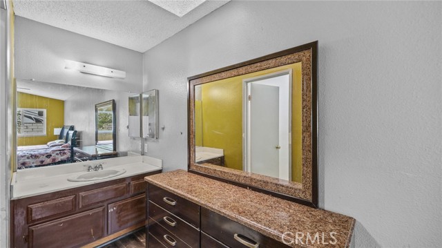13067 Alexis Drive, Moreno Valley CA: https://media.crmls.org/medias/194cfd7e-f1b6-4557-a534-667a2c5f6c07.jpg