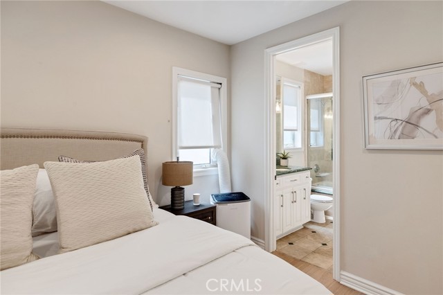 604 Manhattan Beach Boulevard, Manhattan Beach CA: https://media.crmls.org/medias/194d1202-05fa-44ad-a527-f10501ab1599.jpg