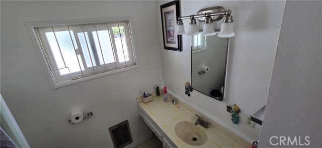 6718 Del Rosa Avenue, San Bernardino CA: https://media.crmls.org/medias/194d1a2c-fb9b-4c35-99b1-ca96c865f99e.jpg