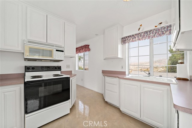 40555 Benji Lane, Hemet CA: https://media.crmls.org/medias/194de537-5ec6-490f-93a3-3ead29b6da1a.jpg