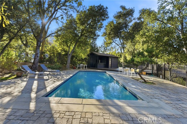 15936 Valley Wood Road, Sherman Oaks CA: https://media.crmls.org/medias/194e0919-271f-49c0-87bd-520faceb63c9.jpg