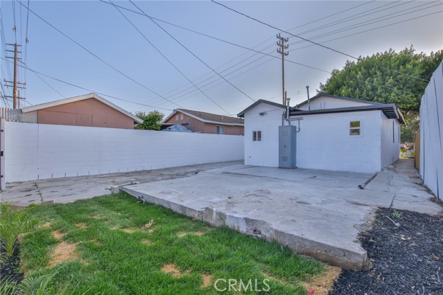 9218 Hooper Avenue, Los Angeles CA: https://media.crmls.org/medias/194e964b-b776-4877-aa8d-50168825d0f8.jpg
