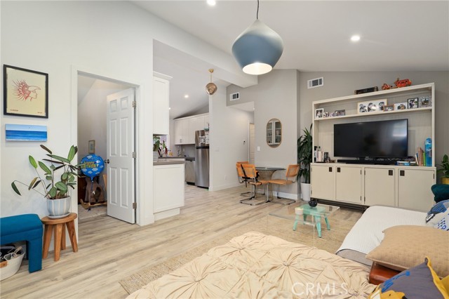 2704 Gates Avenue, Redondo Beach, California 90278, ,Residential Income,Sold,Gates,SB22164603