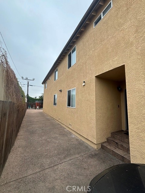 1361 E 33rd Street, Los Angeles CA: https://media.crmls.org/medias/194fbc57-dcaa-48fb-acbc-d2159b4630cb.jpg
