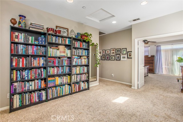 512 Golden West Drive, Redlands CA: https://media.crmls.org/medias/19503ed8-6090-4dbe-944f-1c173c9293e2.jpg