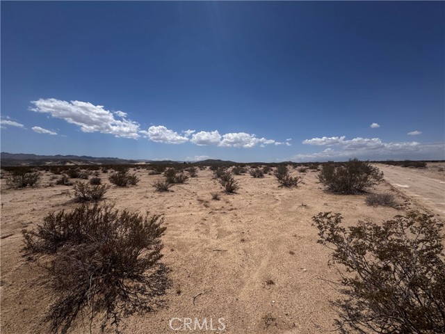 68203 Old Chisholm Trail, 29 Palms CA: https://media.crmls.org/medias/19514a7a-1a5b-41f9-ac35-7ed2b867bb43.jpg