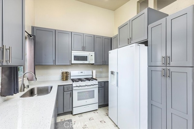 Detail Gallery Image 9 of 24 For 29182 Crestline, Menifee,  CA 92584 - 2 Beds | 2 Baths