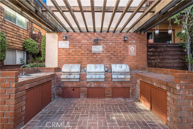 Detail Gallery Image 11 of 15 For 5403 Newcastle Ave #10,  Encino,  CA 91316 - 1 Beds | 1 Baths