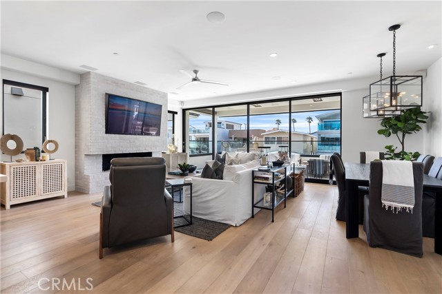 112 30th Street, Newport Beach CA: https://media.crmls.org/medias/1955c128-4647-4c65-bd20-d01ea714d41f.jpg