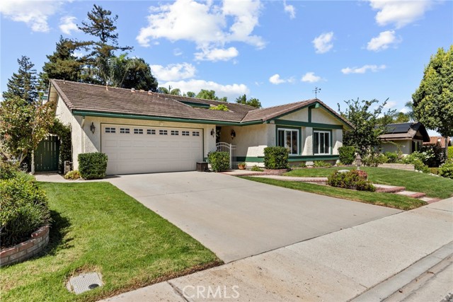 3919 Southhampton Road, Moorpark CA: https://media.crmls.org/medias/19560501-92fa-476c-9937-65f378c16fe7.jpg