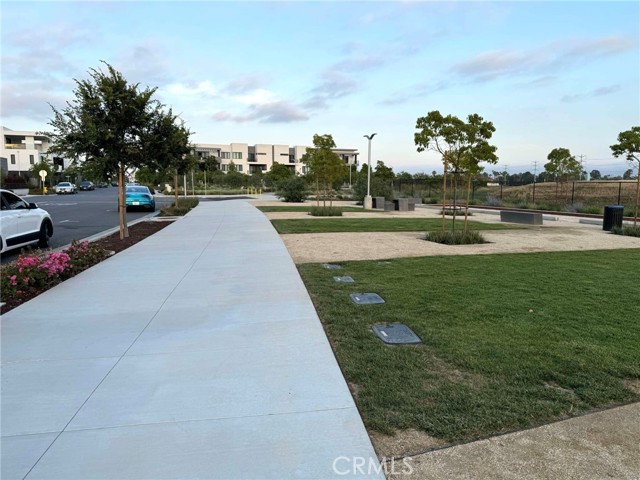 16450 Veterans Way, Tustin CA: https://media.crmls.org/medias/19564273-92aa-488d-84ae-67b4fef0b4bb.jpg