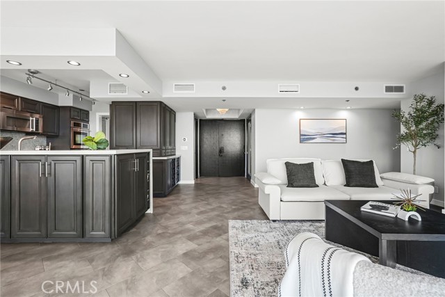 Detail Gallery Image 15 of 66 For 222 Monterey Rd #1203,  Glendale,  CA 91206 - 2 Beds | 2 Baths